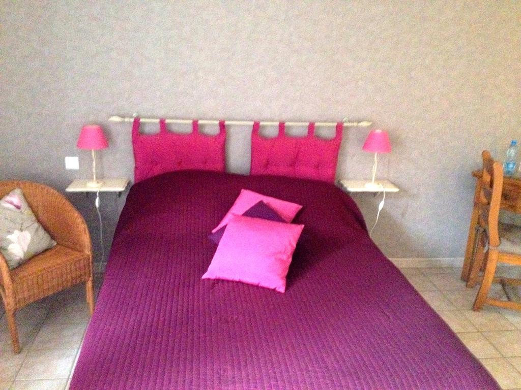 Au Repos Du Roi Bed and Breakfast Maisoncelle Rum bild